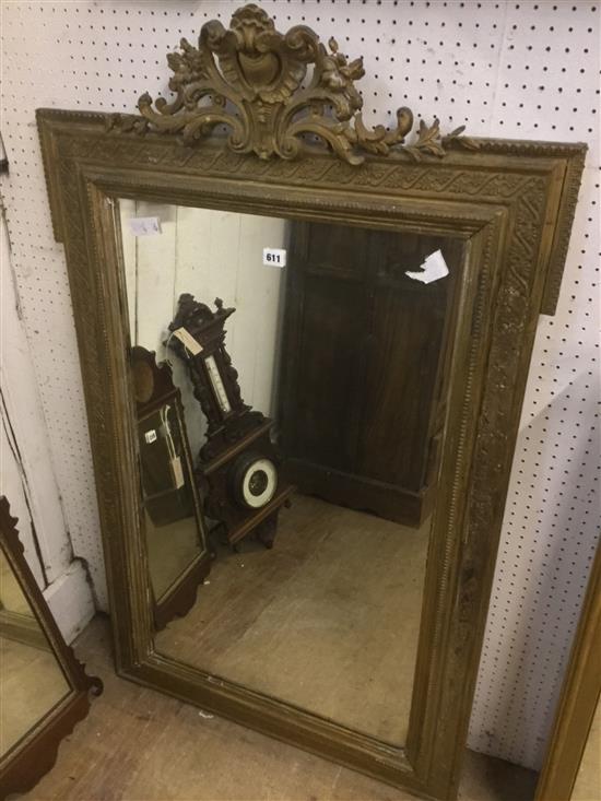 Gilt wall mirror with pierced crest